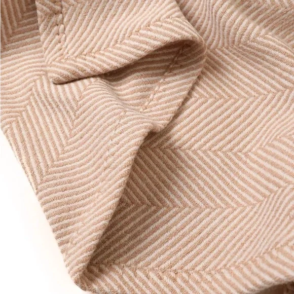 100% Wool Tan and Ivory Soft Herringbone Throw Blanket 53"x69" - Picture 8 of 13